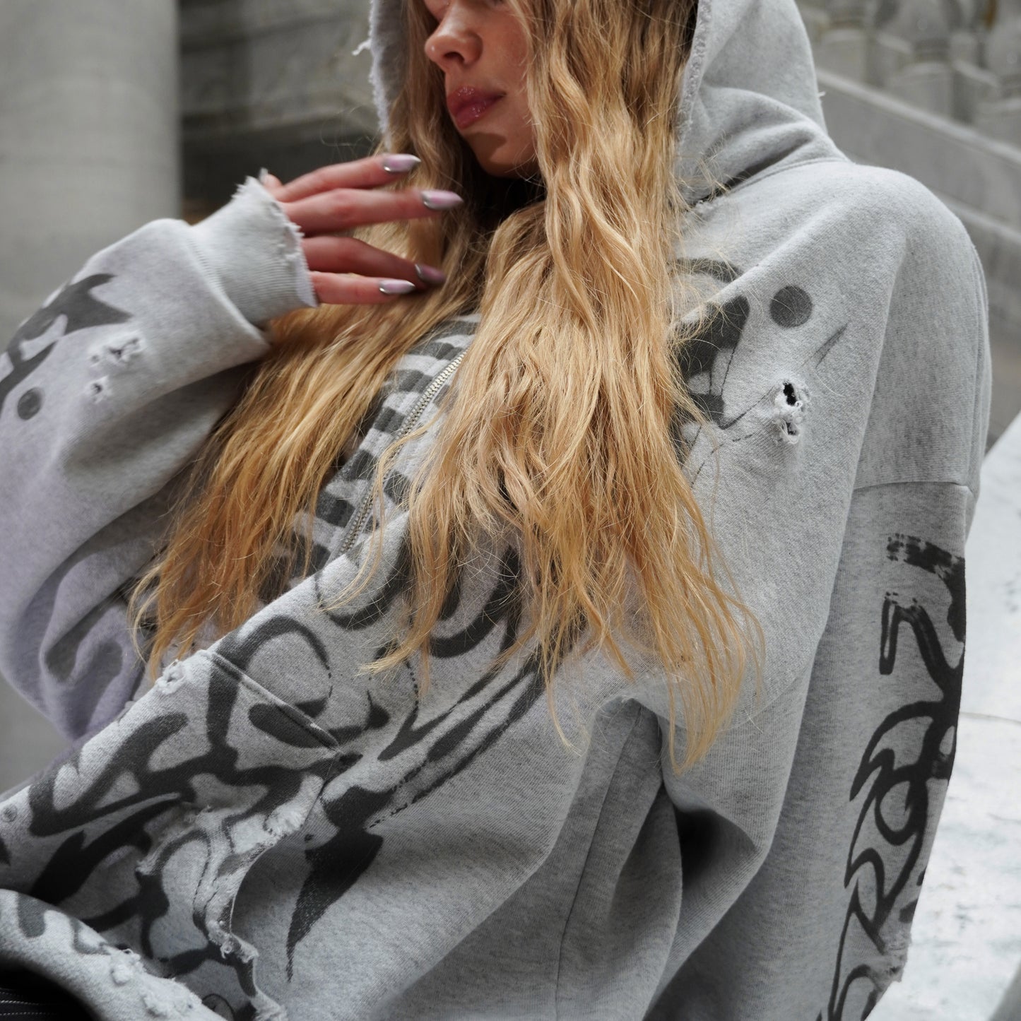 r2G THRASHED ZIP UP